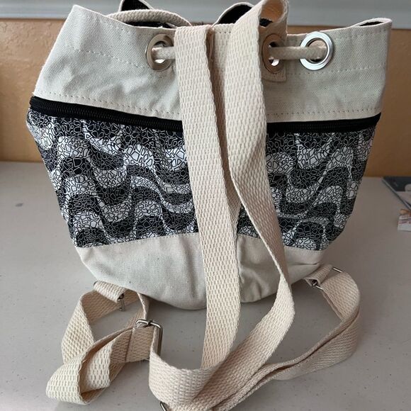 Rio de Janeiro back bucket purse - Picture 6 of 10